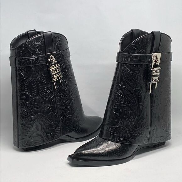 Givenchy Shark Lock Cowboy Ankle Boots In Western Leather size 39 - Picture 1 of 16